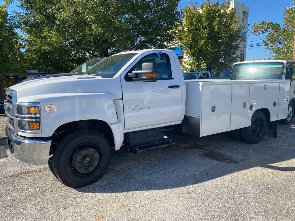 2023 GMC Silverado Medium Duty