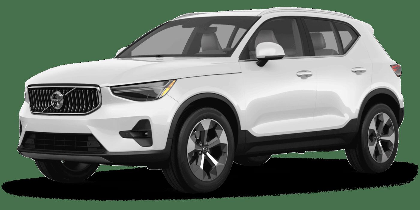 2025 VOLVO XC40