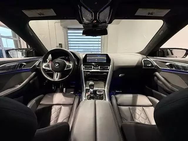 2022 BMW M8
