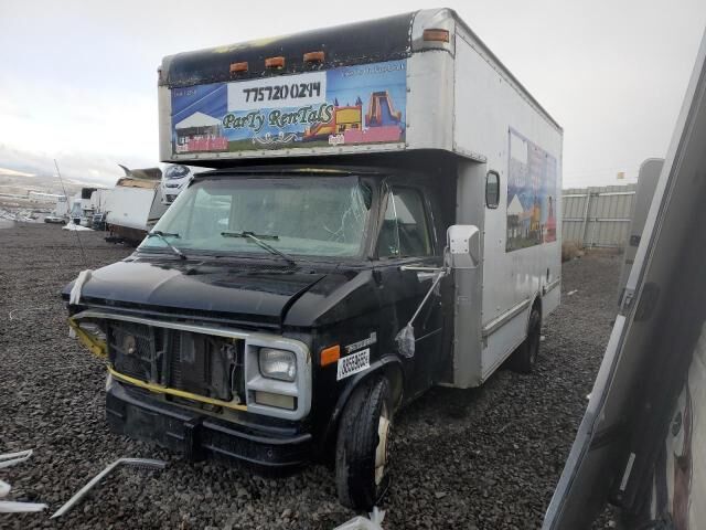 GMC Cutaway Van