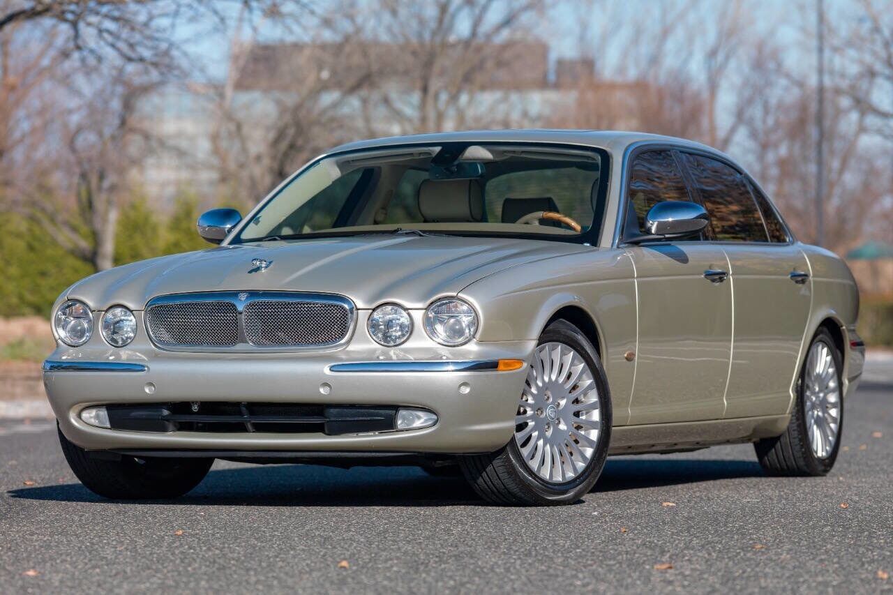 Jaguar XJ
