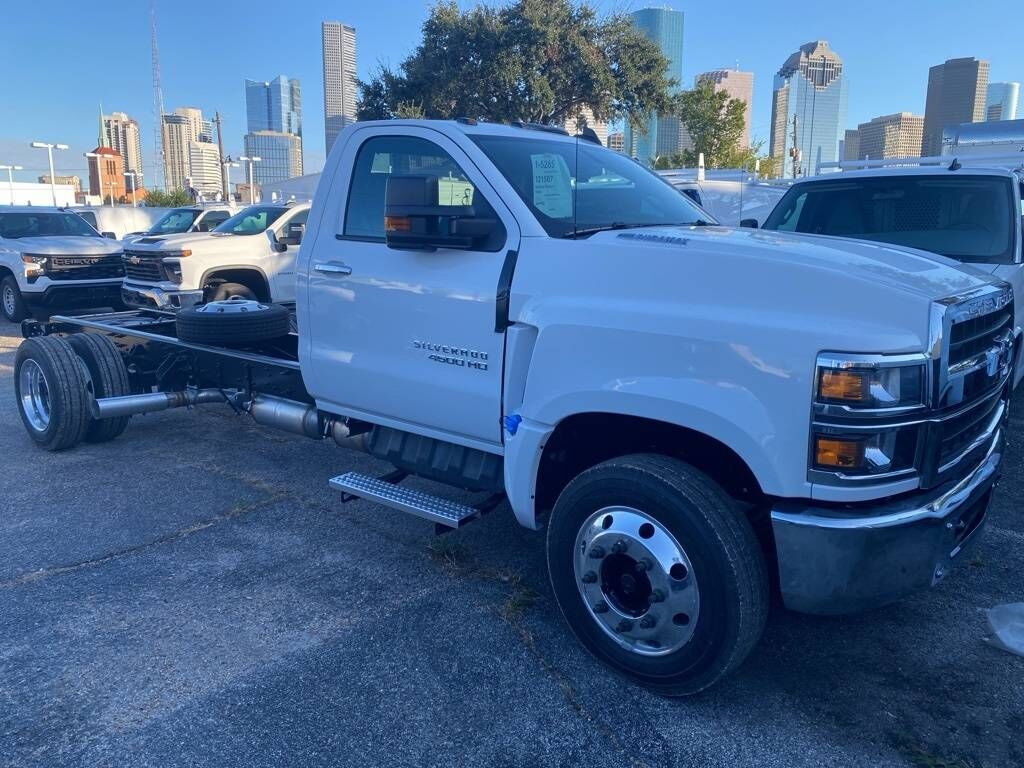2024 GMC Silverado Medium Duty