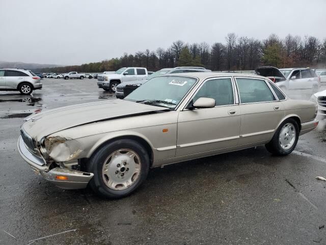 Jaguar XJ6