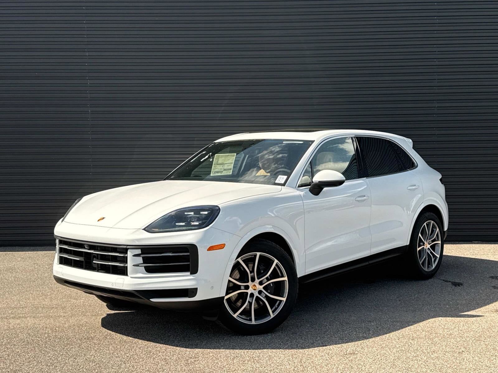 2025 PORSCHE Cayenne