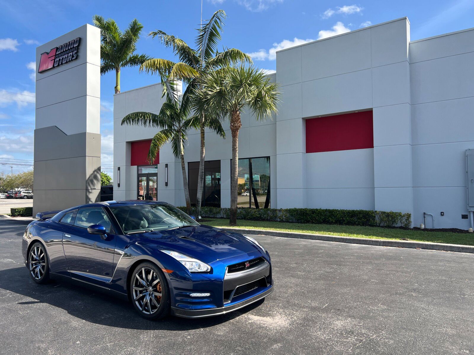 Nissan GT-R