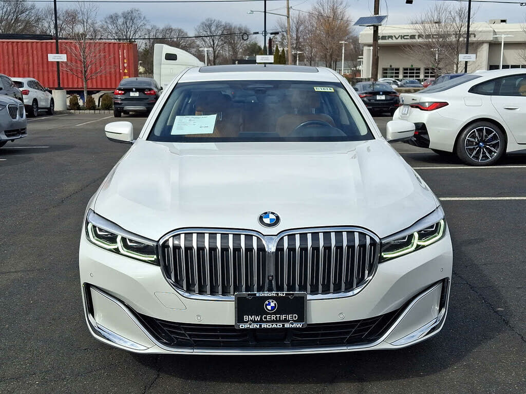2022 BMW 750i