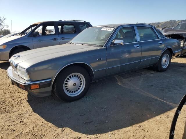 Jaguar XJ6