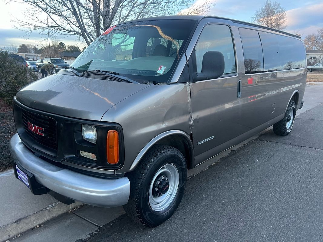 GMC Savana