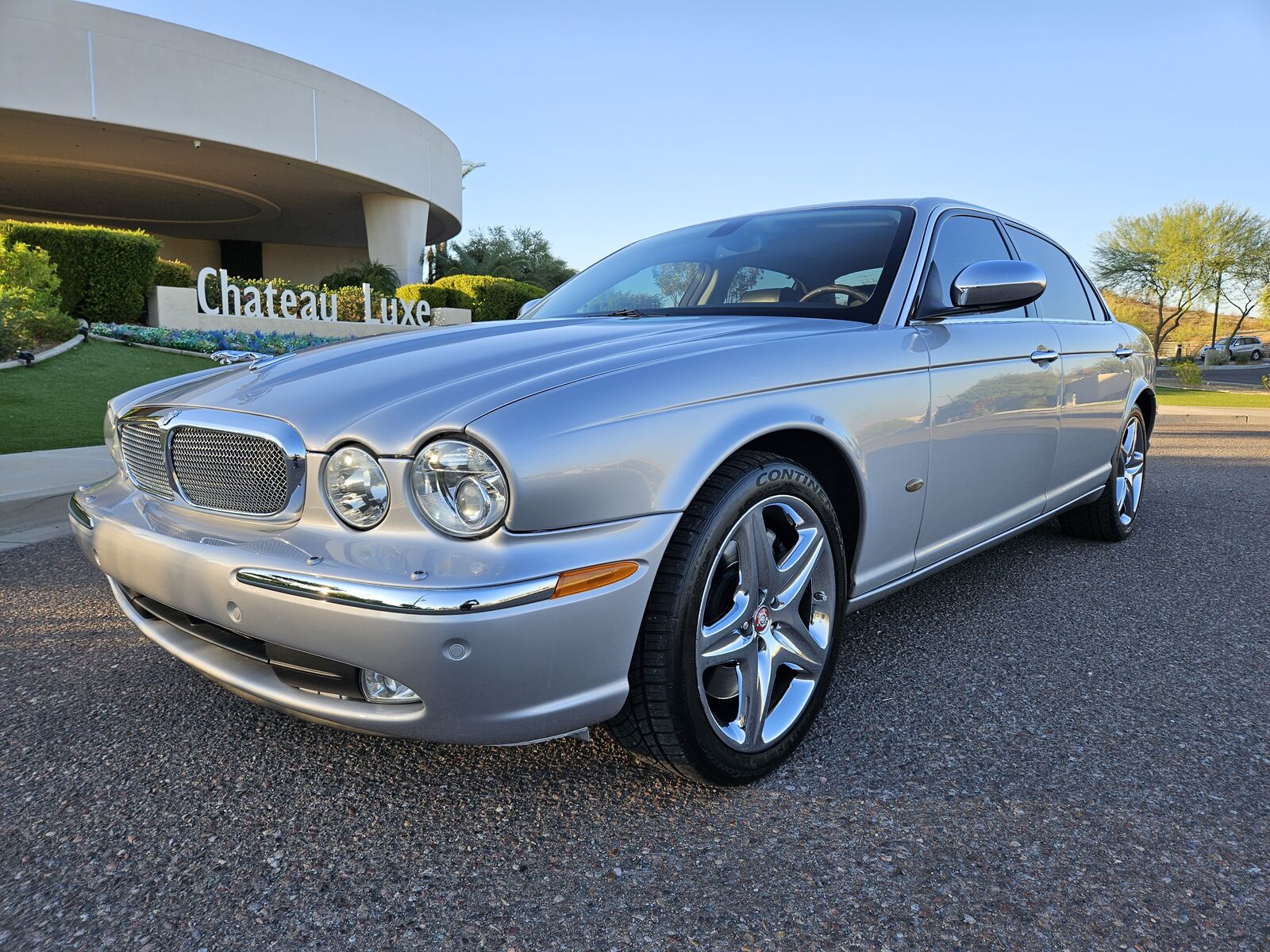 Jaguar XJ
