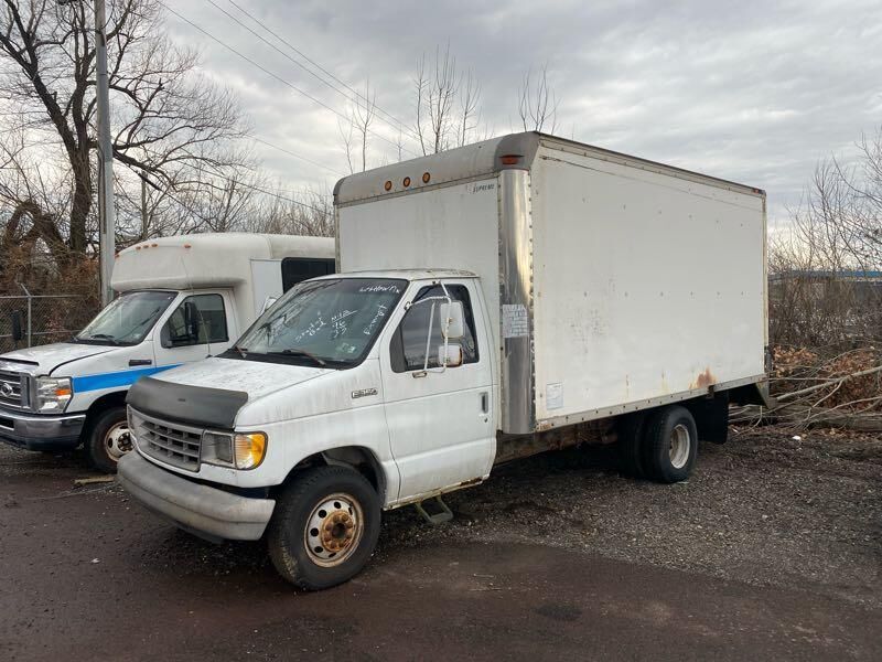 Ford E-350