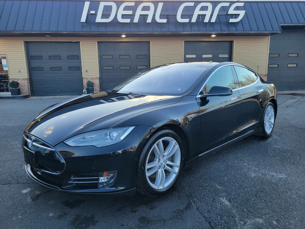 2015 TESLA Model S