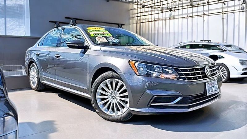 2016 VOLKSWAGEN Passat