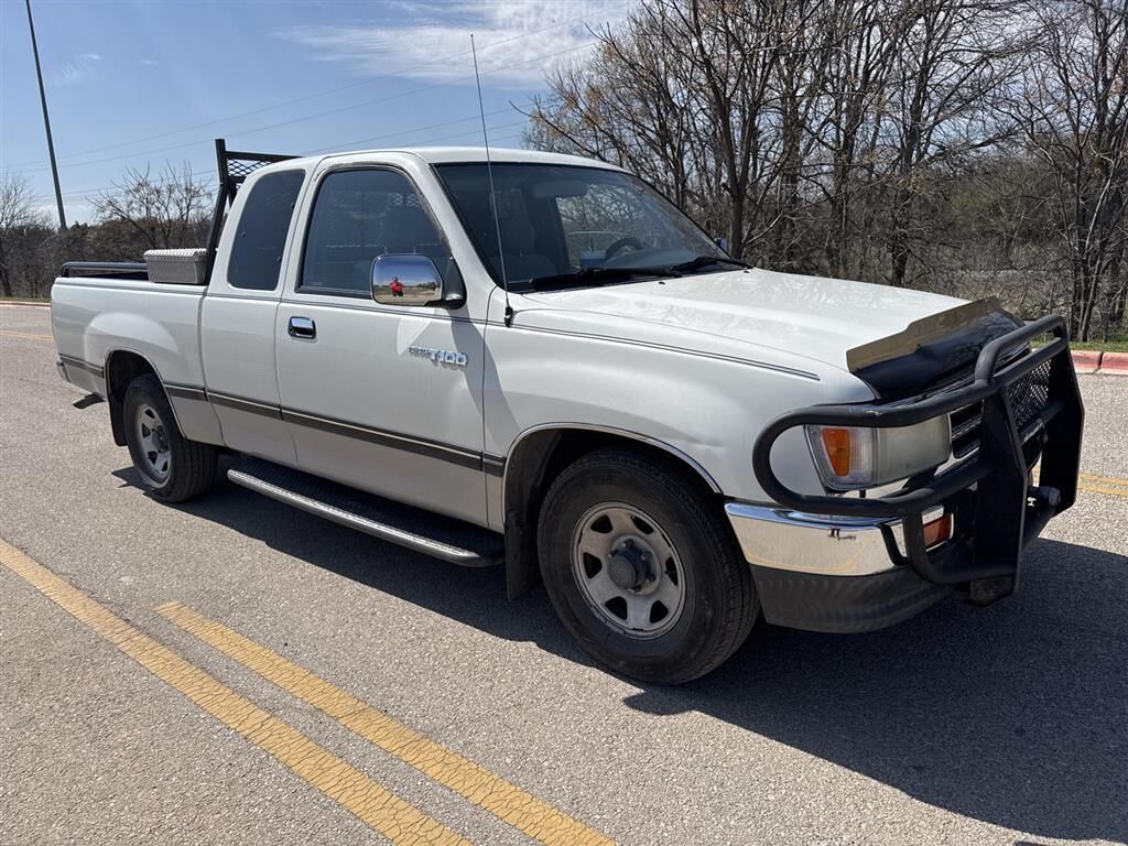 Toyota T100