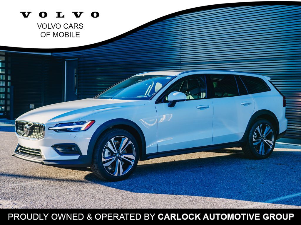 2025 VOLVO V60CC
