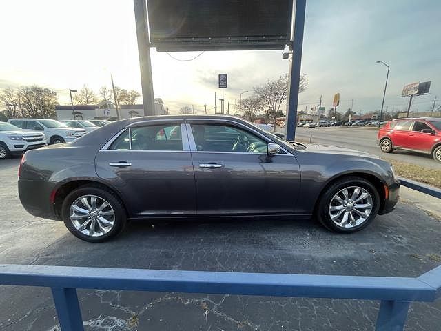 2019 CHRYSLER 300