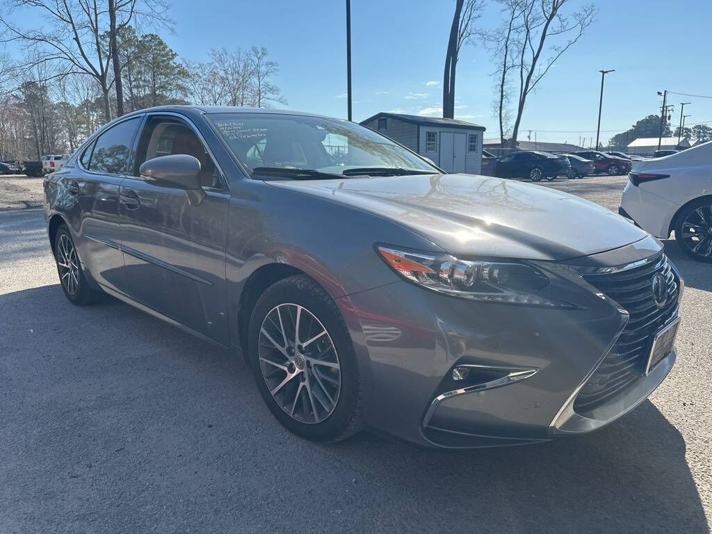 LEXUS