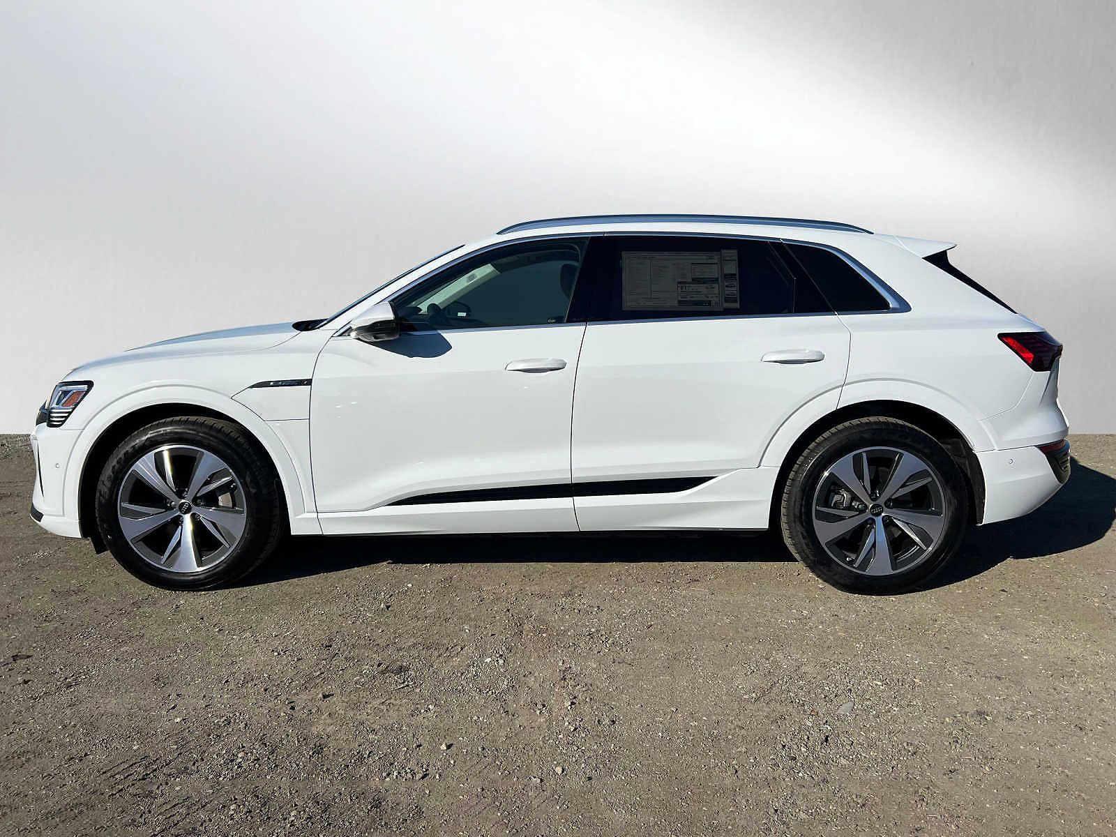 2024 Audi Q8