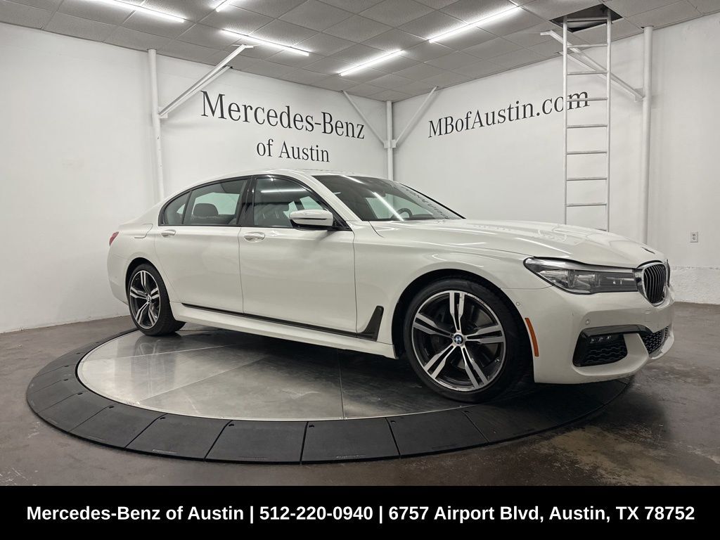 BMW 740i