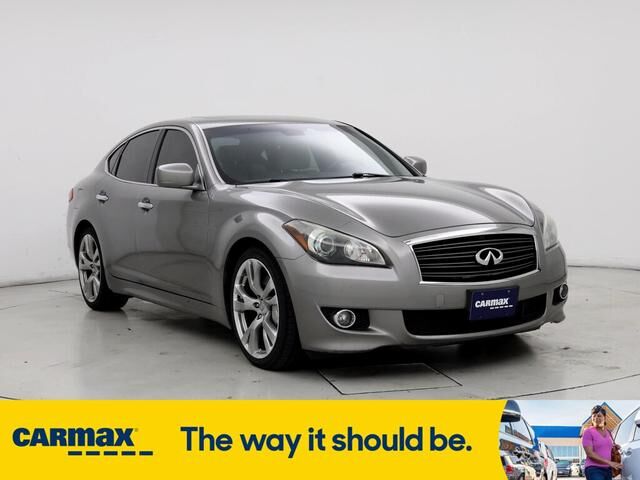 Infiniti M56