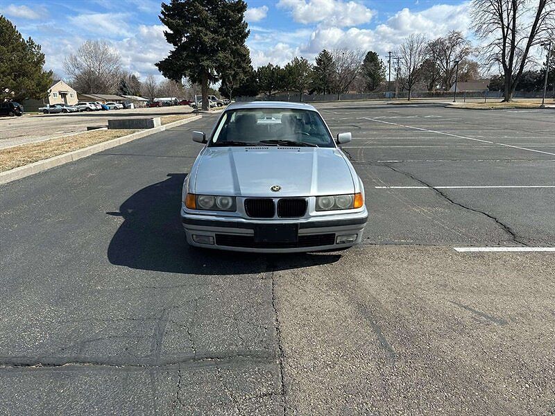 BMW 323is