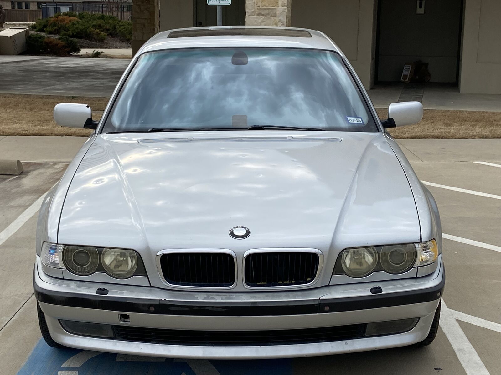 BMW 740i
