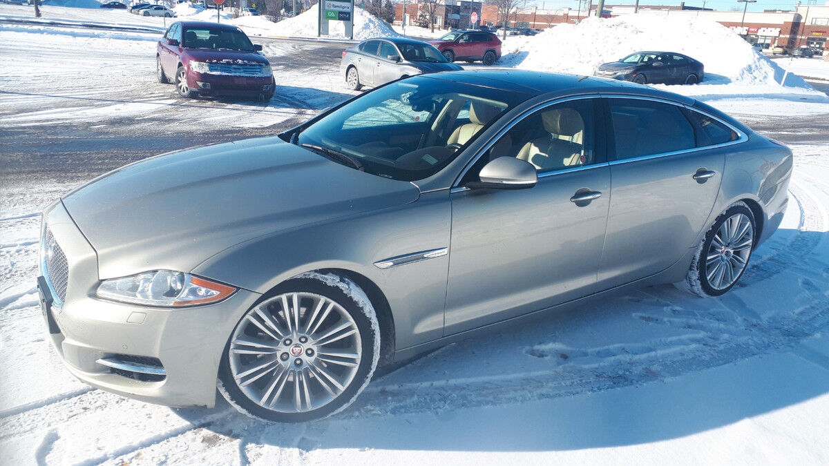Jaguar XJ