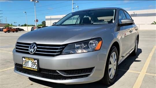 2013 VOLKSWAGEN Passat