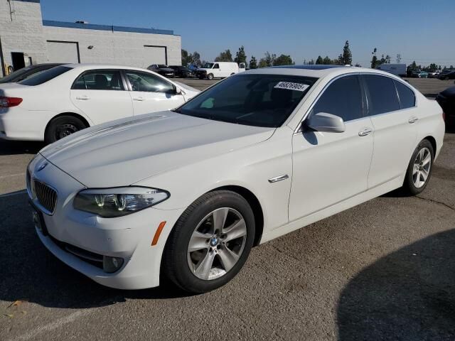 BMW 528i