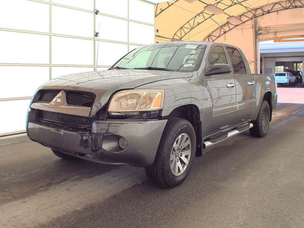 Mitsubishi Raider