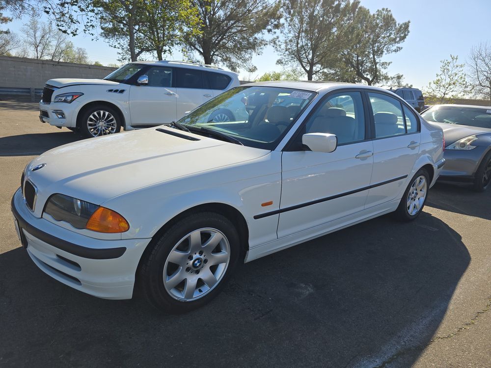 BMW 323i
