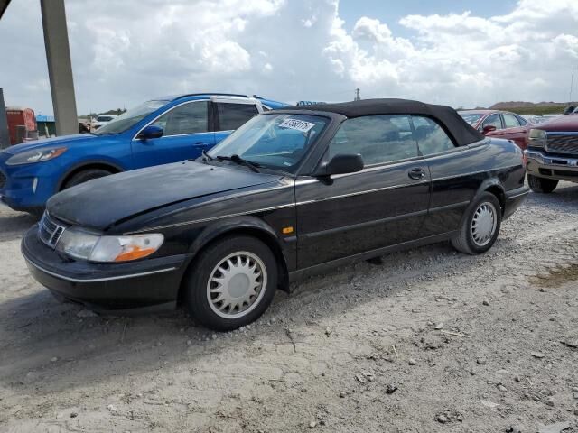 Saab 900