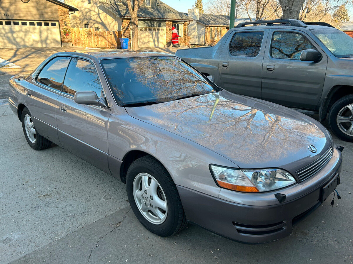 Lexus ES