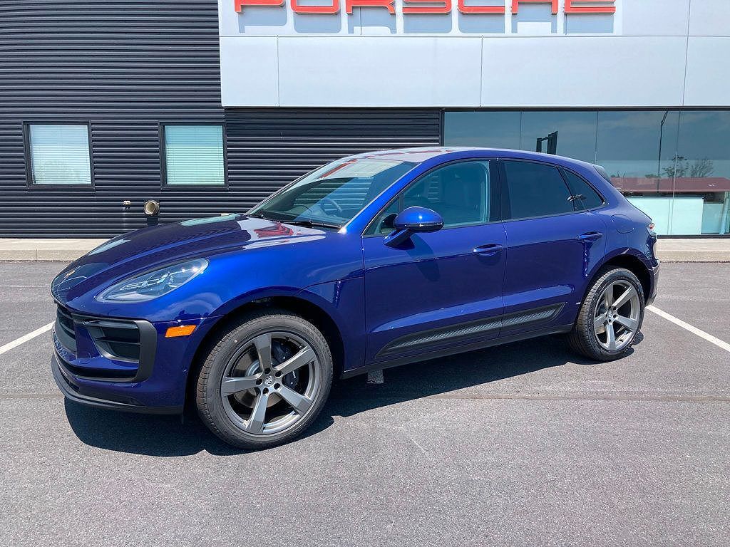 2024 PORSCHE Macan