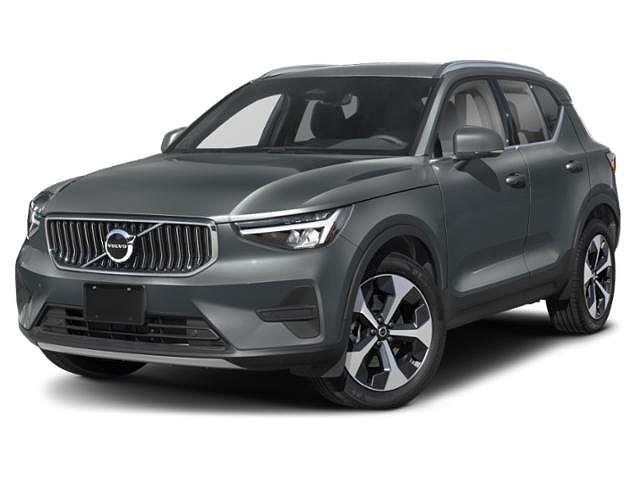 2025 VOLVO XC40