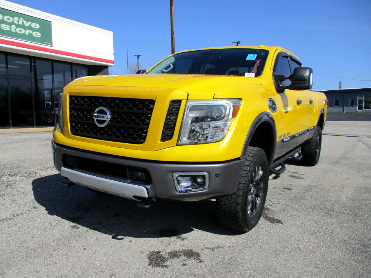 2016 NISSAN Titan