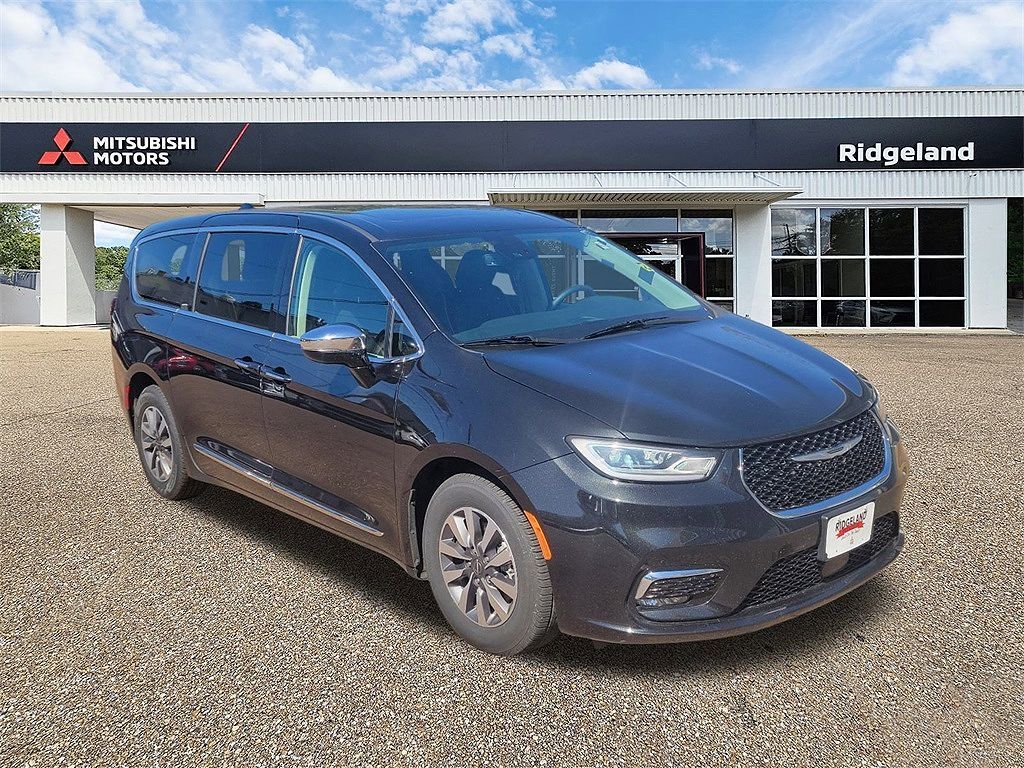 2023 CHRYSLER Pacifica