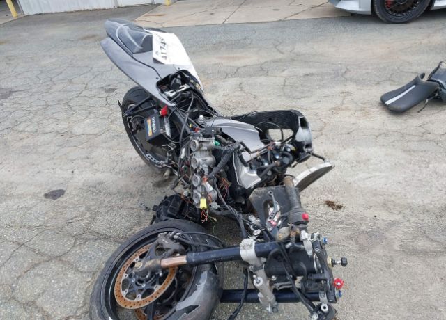 Suzuki GSX-R750