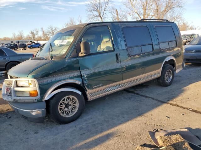 GMC Savana