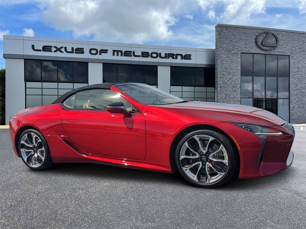 LEXUS