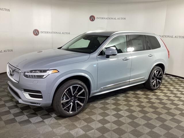 2025 VOLVO XC90