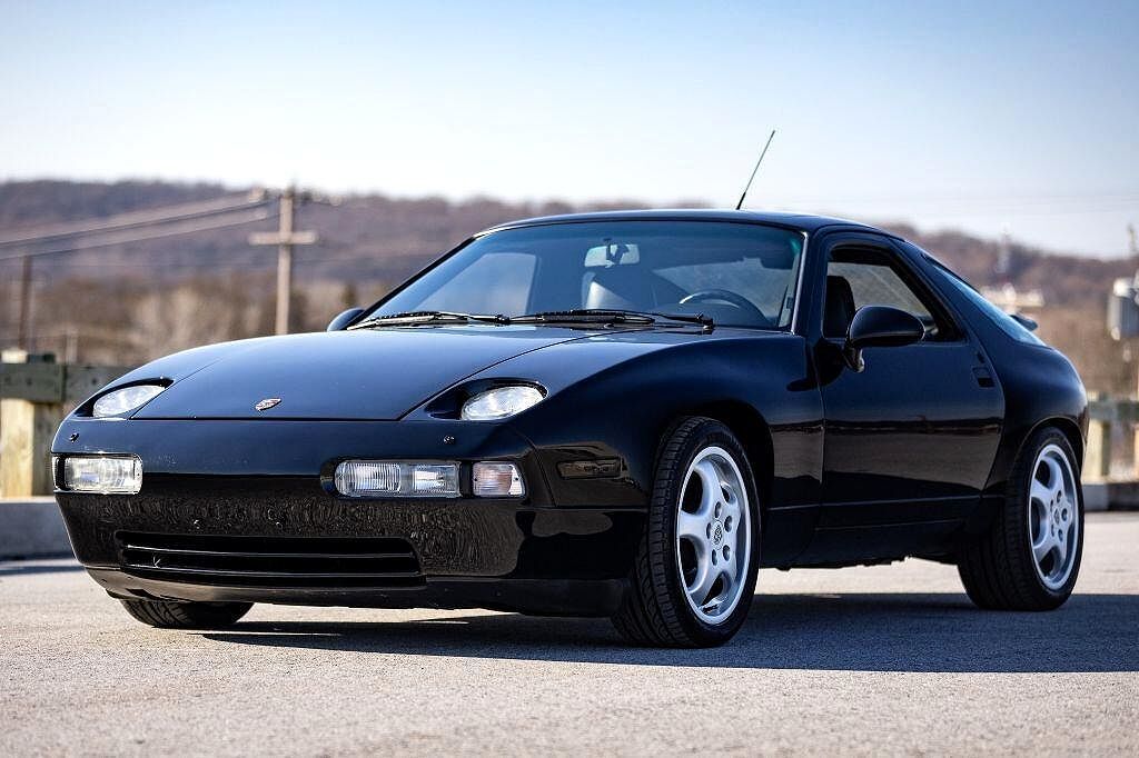 Porsche 928