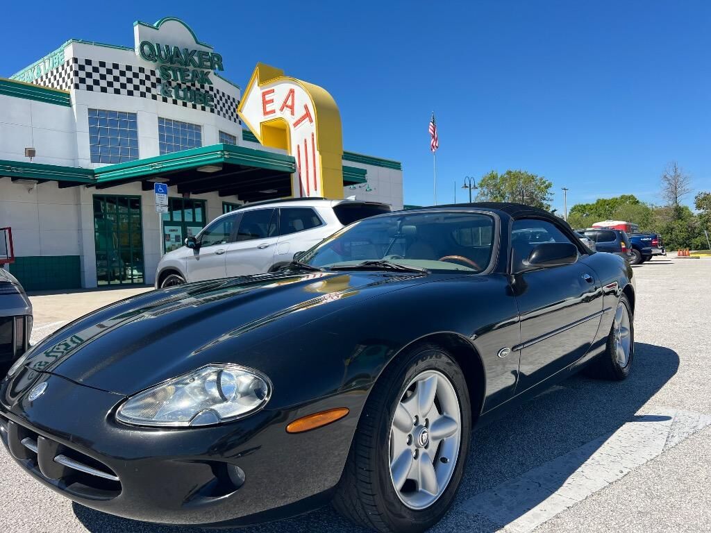 Jaguar XK8