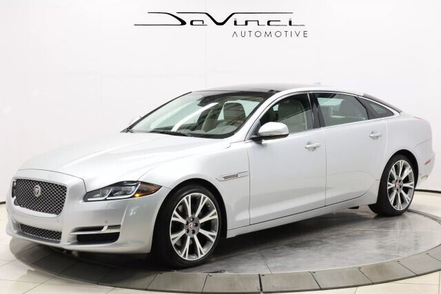 Jaguar XJ