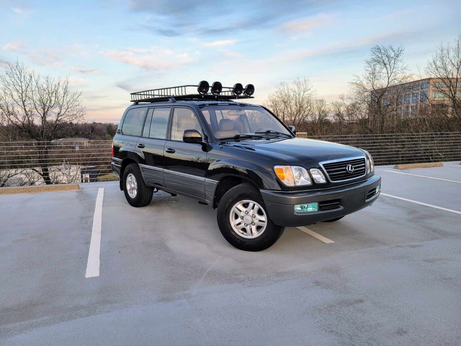 Lexus LX