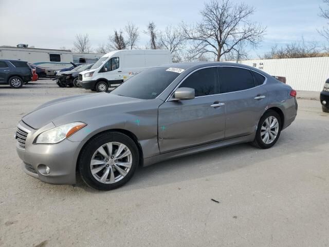 Infiniti M56