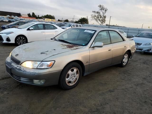 LEXUS