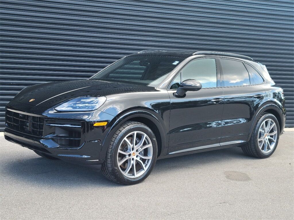2025 PORSCHE Cayenne