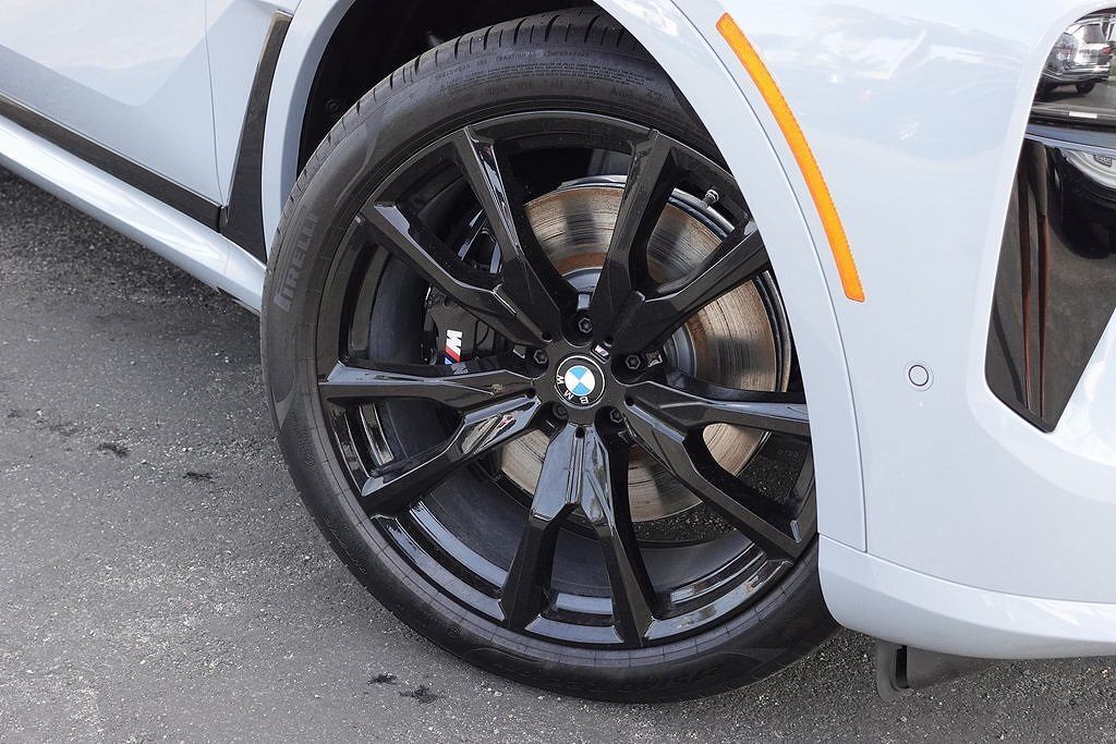2025 BMW X7