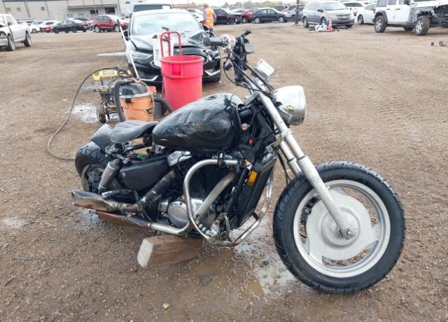 Honda VT1100C2 (SHADOW SABRE)