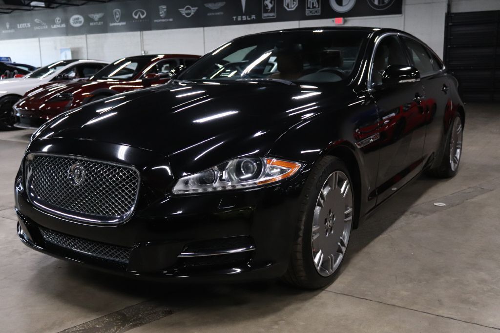 Jaguar XJ